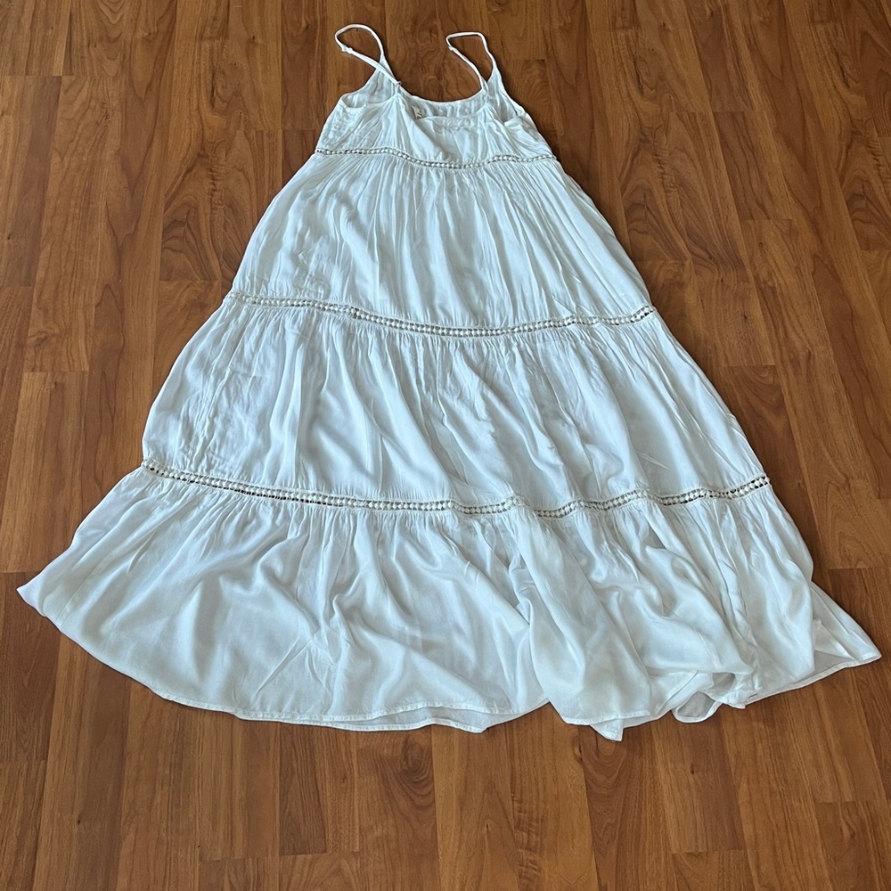 Elan White Spaghetti Strap Maxi Dress - EUC - Size L. Inner lining.